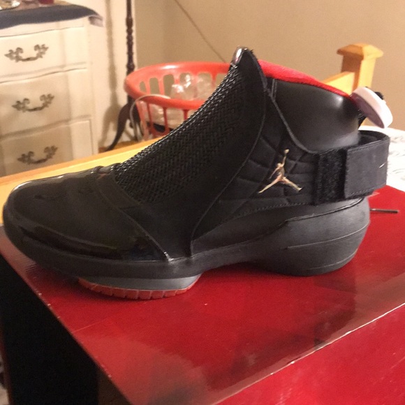 Jordans boys/men’s… main image 5